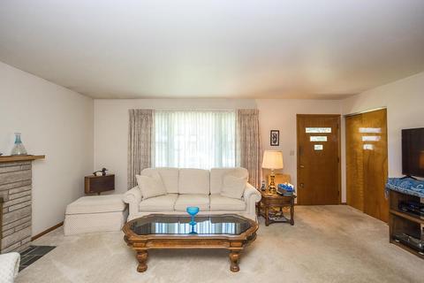 325 E North St, Worthington, OH 43085 photo 3