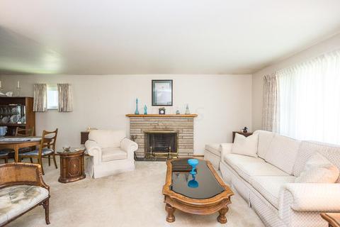 325 E North St, Worthington, OH 43085 photo 2