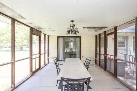 325 E North St, Worthington, OH 43085 photo 13