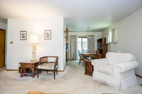 325 E North St, Worthington, OH 43085 photo 6