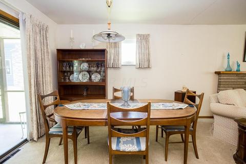 325 E North St, Worthington, OH 43085 photo 8