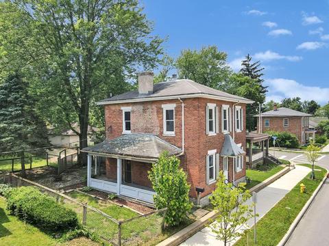 276 E William St, Delaware, OH 43015 photo 3