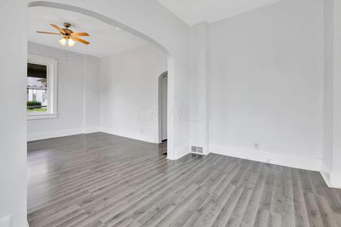 276 E William St, Delaware, OH 43015 photo 12