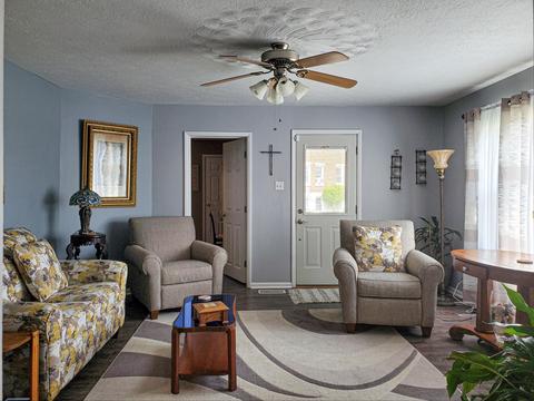122 Locust St, Jackson, OH 45640 photo 3