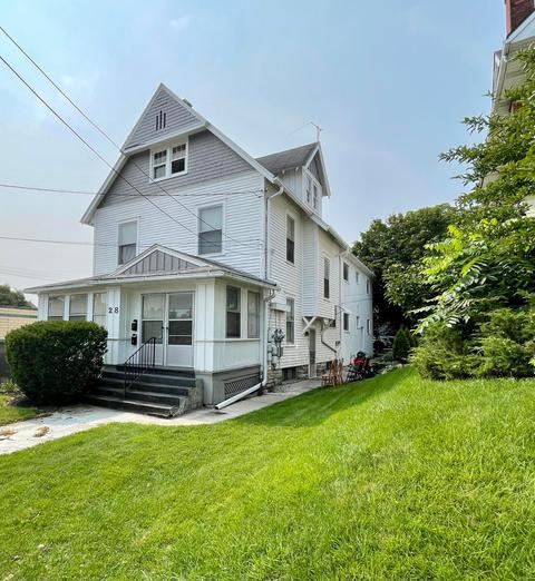 28 E Central Ave, Delaware, OH 43015 photo 2