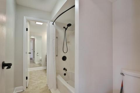 879 Manor Ln #E, Columbus, OH 43221 photo 23