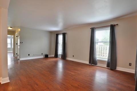 879 Manor Ln #E, Columbus, OH 43221 photo 8