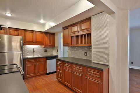879 Manor Ln #E, Columbus, OH 43221 photo 14