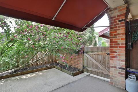 879 Manor Ln #E, Columbus, OH 43221 photo 5
