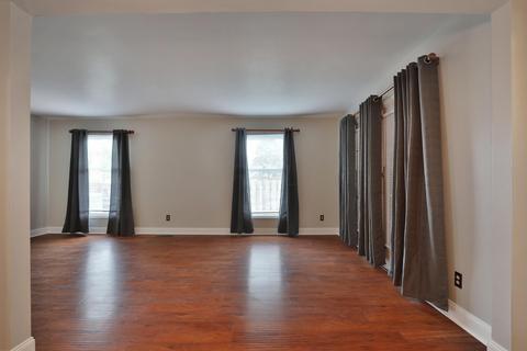 879 Manor Ln #E, Columbus, OH 43221 photo 7