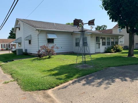 353 E Mound St, Circleville, OH 43113 photo 3