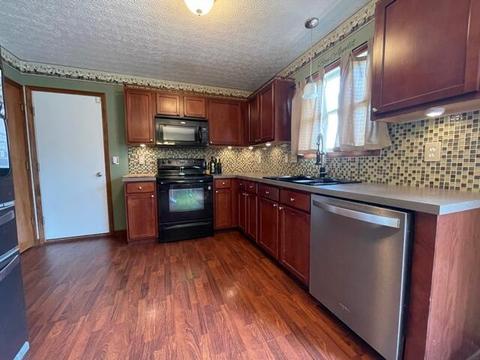262 Iris Trail Dr, Galloway, OH 43119 photo 2