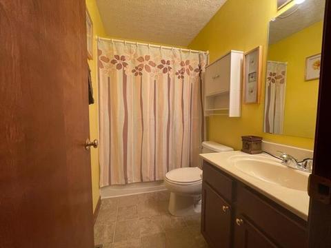 262 Iris Trail Dr, Galloway, OH 43119 photo 9