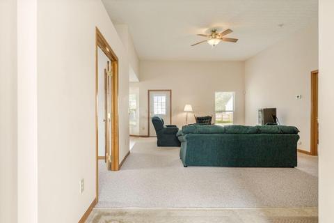 1283 Four Star Dr E, Galloway, OH 43119 photo 6