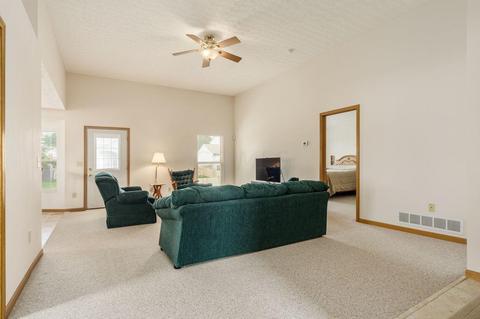 1283 Four Star Dr E, Galloway, OH 43119 photo 7