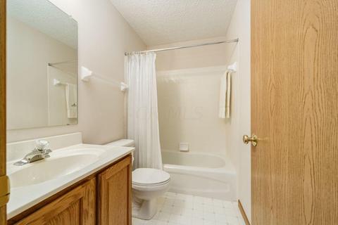 1283 Four Star Dr E, Galloway, OH 43119 photo 16