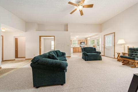 1283 Four Star Dr E, Galloway, OH 43119 photo 8