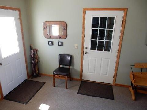 3 Wayne Dr, Fredericktown, OH 43019 photo 2