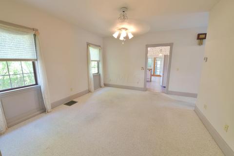 411 Main St, Dresden, OH 43821 photo 3