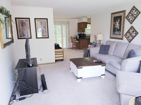 976 Chateau Dr, Marion, OH 43302 photo 4
