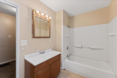 211 Harrison Ave, Lancaster, OH 43130 photo 8
