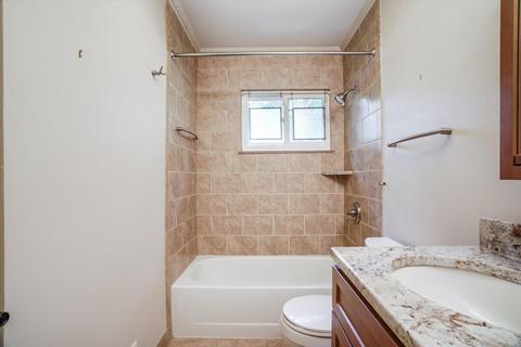 2850 E Broad St, Columbus, OH 43209 photo 13