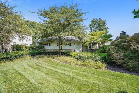 2850 E Broad St, Columbus, OH 43209 photo 3