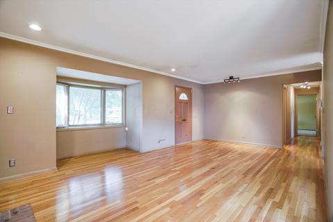 2850 E Broad St, Columbus, OH 43209 photo 6