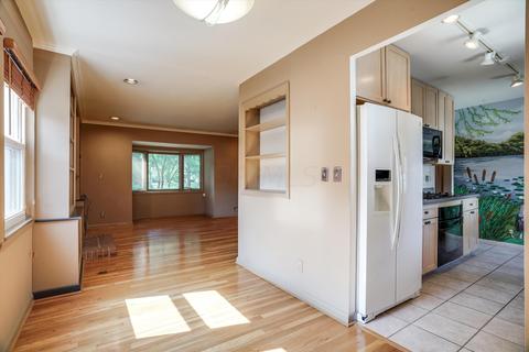 2850 E Broad St, Columbus, OH 43209 photo 8