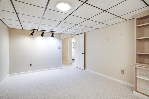 2850 E Broad St, Columbus, OH 43209 photo 26