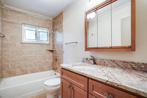 2850 E Broad St, Columbus, OH 43209 photo 12