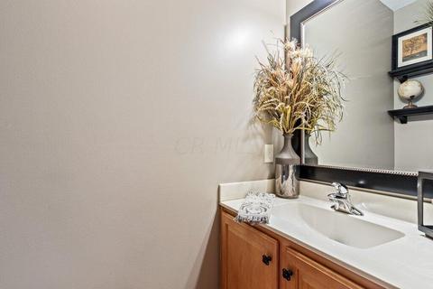 8108 Summerhouse Dr E, Dublin, OH 43016 photo 19