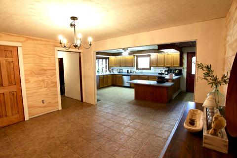 27428 Jackson Rd, Circleville, OH 43113 photo 9