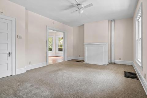 84 E Blake Ave, Columbus, OH 43202 photo 4