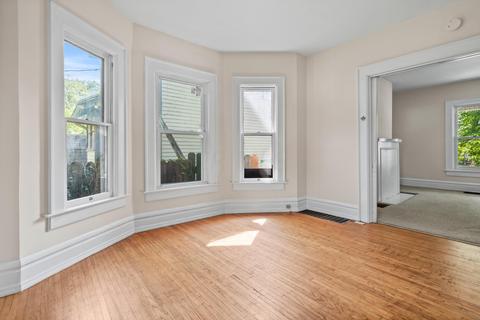 84 E Blake Ave, Columbus, OH 43202 photo 7