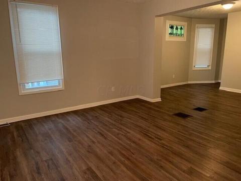 68 E Blake Ave, Columbus, OH 43202 photo 2