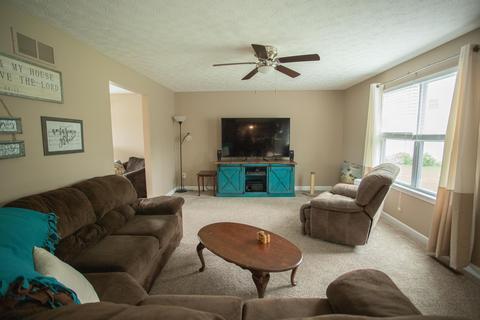 718 Rolling Acre Dr, Lithopolis, OH 43136 photo 9