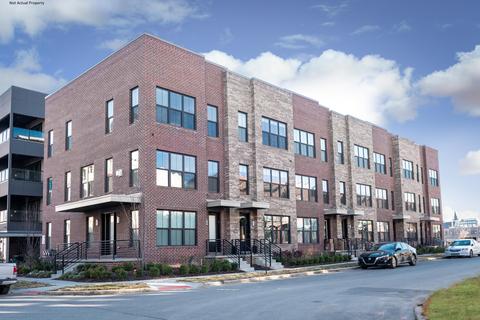 290 Dickenson St, Columbus, OH 43215