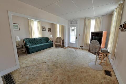 203 Chestnut St, Dresden, OH 43821 photo 6
