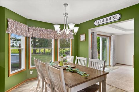 908 Armstrong Dr, Willard, OH 44890 photo 5