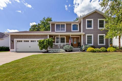 908 Armstrong Dr, Willard, OH 44890 photo 1