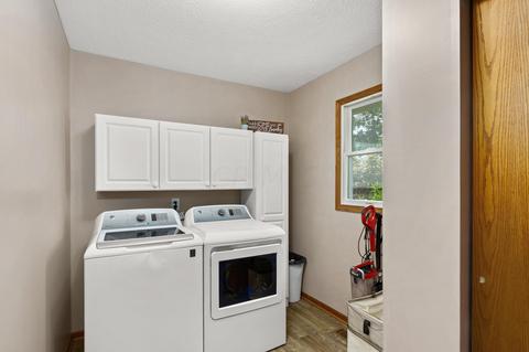 908 Armstrong Dr, Willard, OH 44890 photo 12