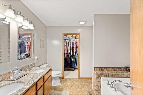 908 Armstrong Dr, Willard, OH 44890 photo 18