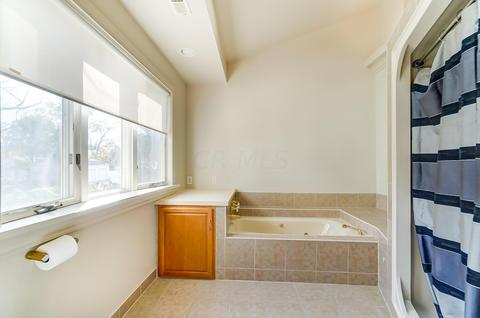 83 E Como Ave, Columbus, OH 43202 photo 41
