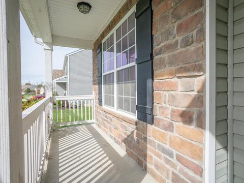 208 Rolling Acre Dr, Lithopolis, OH 43136 photo 2
