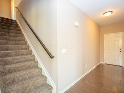 208 Rolling Acre Dr, Lithopolis, OH 43136 photo 3
