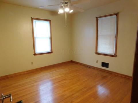 756 E 2nd St, Logan, OH 43138 photo 9