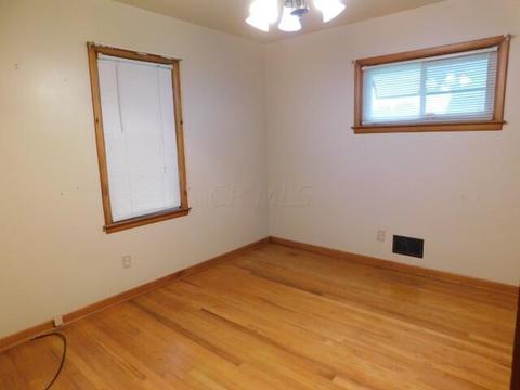756 E 2nd St, Logan, OH 43138 photo 10