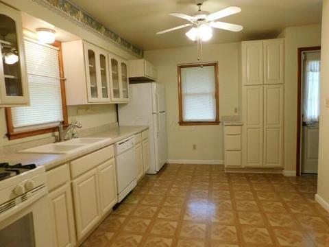 756 E 2nd St, Logan, OH 43138 photo 6