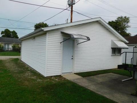 756 E 2nd St, Logan, OH 43138 photo 4